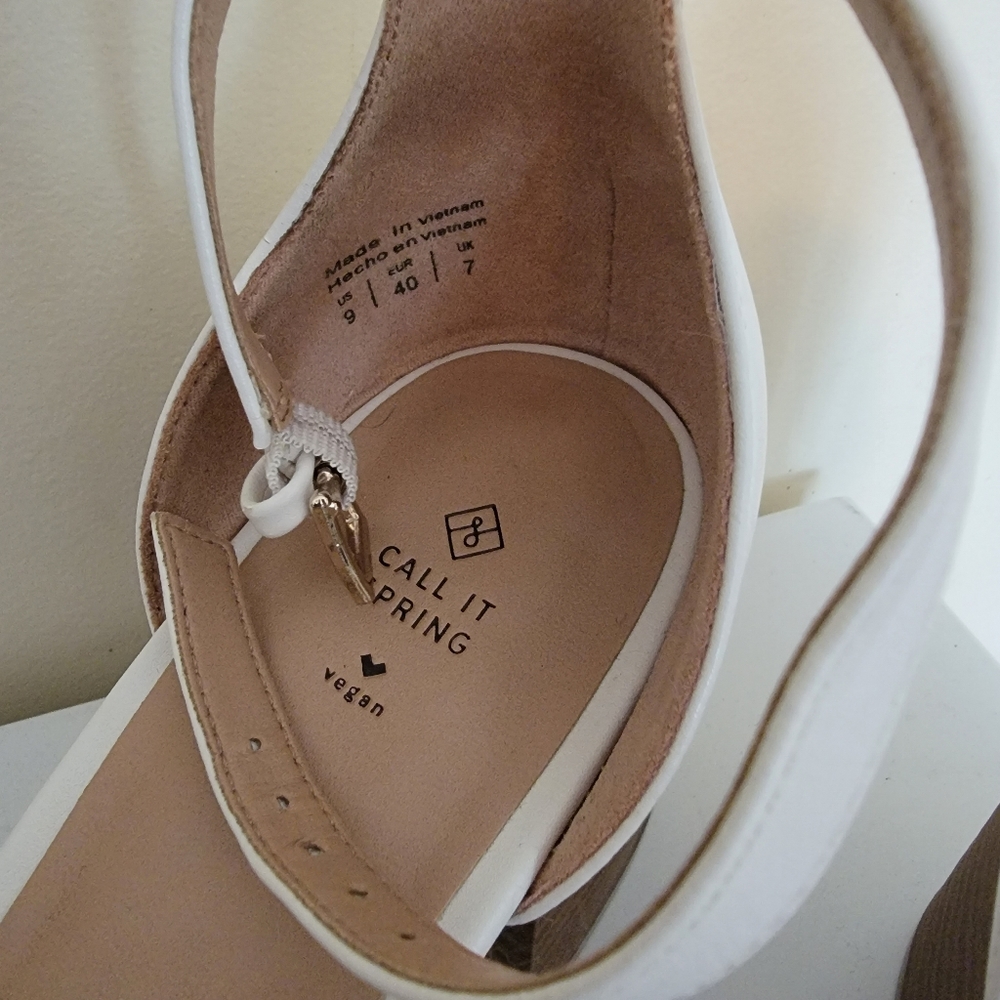 White Call it Spring heels - Picture 2 of 3